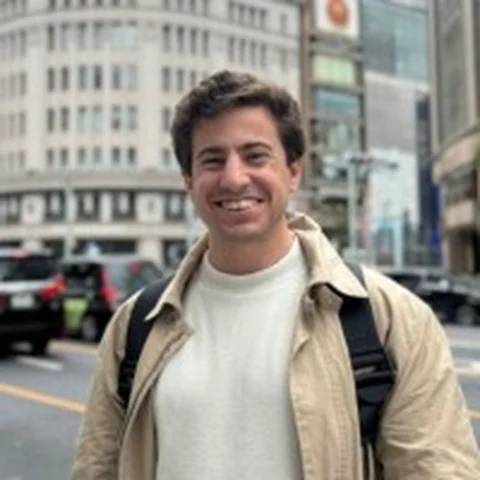 Ignacio Navarro, especialista en SEO, GEO e IA de Hola in Company