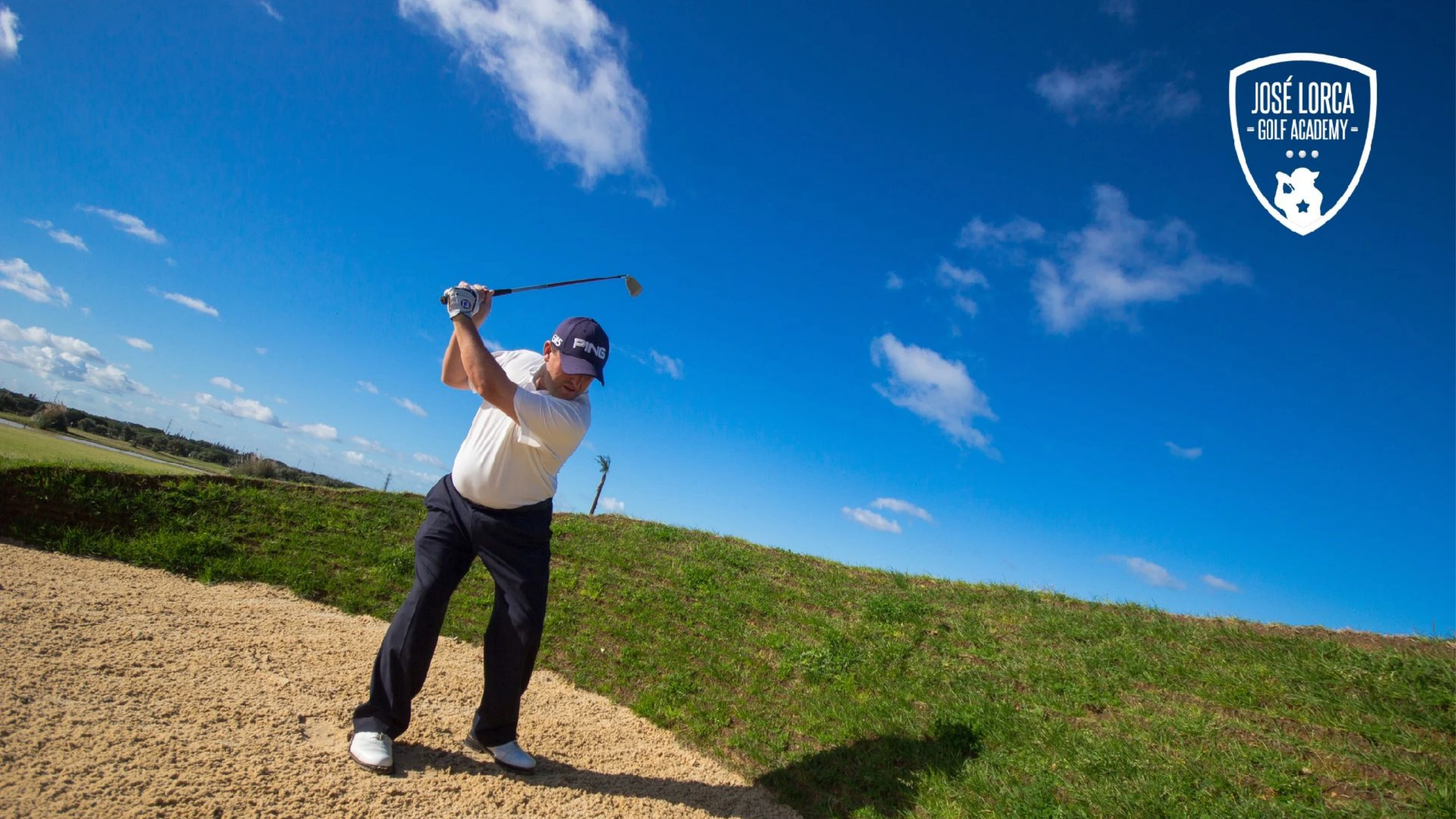 Página 2 del dossier de José Lorca Golf School, proyecto de Hola in Company