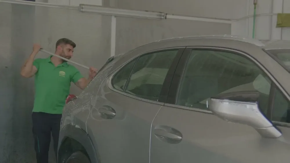 Fetajo Rent a Car (Entrega · 2026): producción audiovisual de Hola in Company